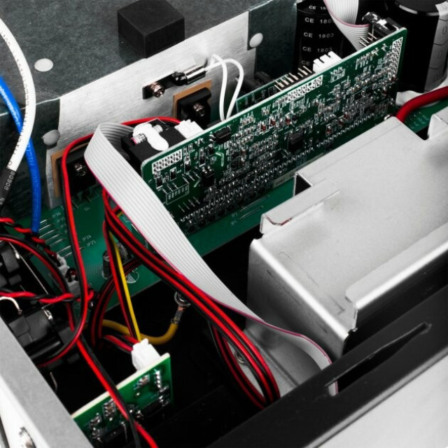 Источник бесперебойного питания Smart LogicPower 1000 PRO RM (rack mounts) Источник бесперебойного питания Smart LogicPower 1000 PRO RM (rack mounts)