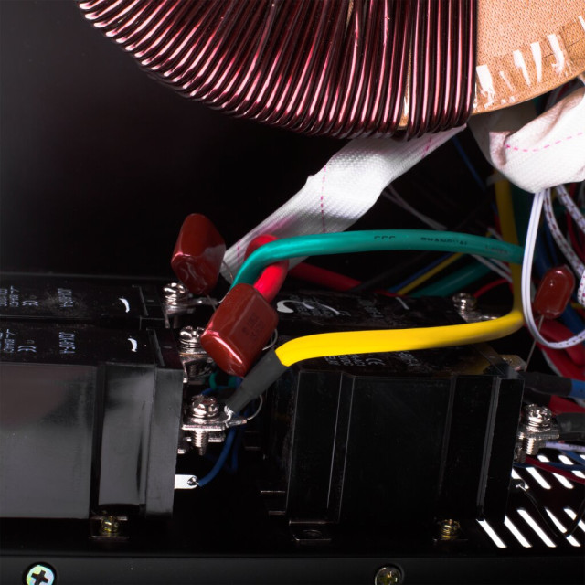 Стабилизатор напряжения LogicPower LPT-W-15000RD BLACK (10500W) Стабилизатор напряжения LogicPower LPT-W-15000RD BLACK (10500W)