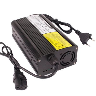 Зарядний пристрій для акумуляторів LiFePO4 24V (28.8V)-10A-240W Зарядний пристрій для акумуляторів LiFePO4 24V (28.8V)-10A-240W
