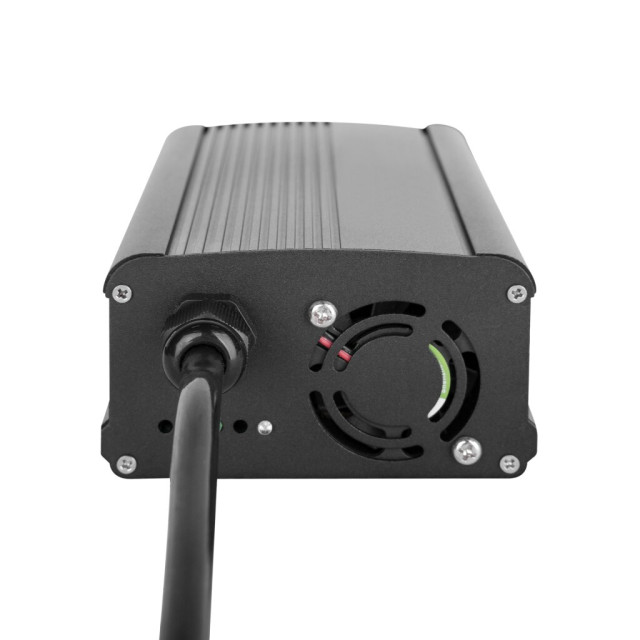Зарядний пристрій для акумуляторів LiFePO4 24V (29.2V)-10A-240W Зарядний пристрій для акумуляторів LiFePO4 24V (29.2V)-10A-240W