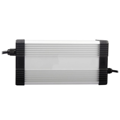 Зарядний пристрій для акумуляторів LiFePO4 72V (87.6V)-10A-720W Зарядний пристрій для акумуляторів LiFePO4 72V (87.6V)-10A-720W